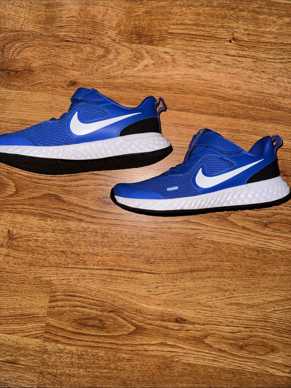 Nike Kids Royal Blue and White Mesh Sneakers Youth 3